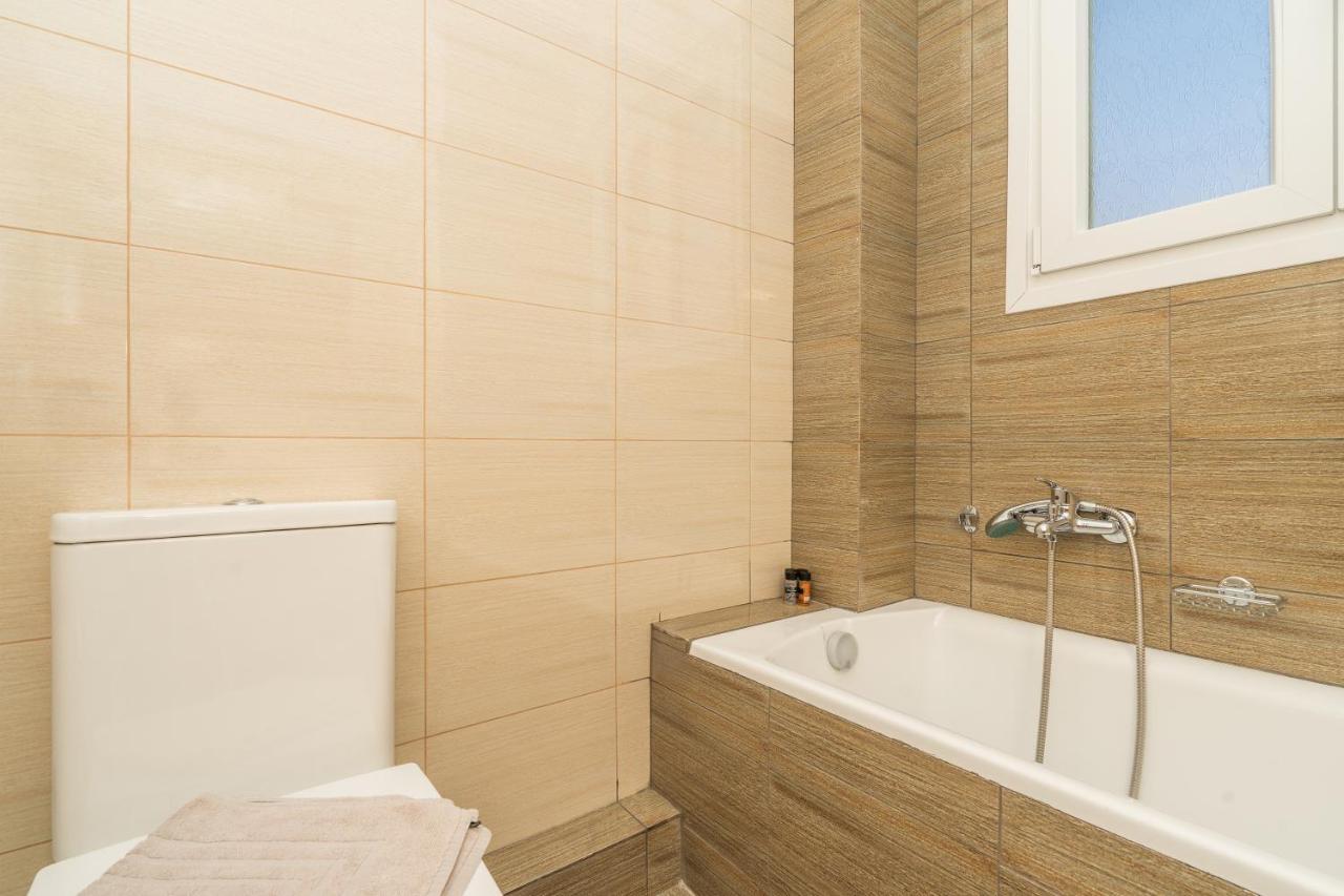 Apartamento Sunny Penthouse W/ Acropolis View Next To Metro Atenas Exterior foto